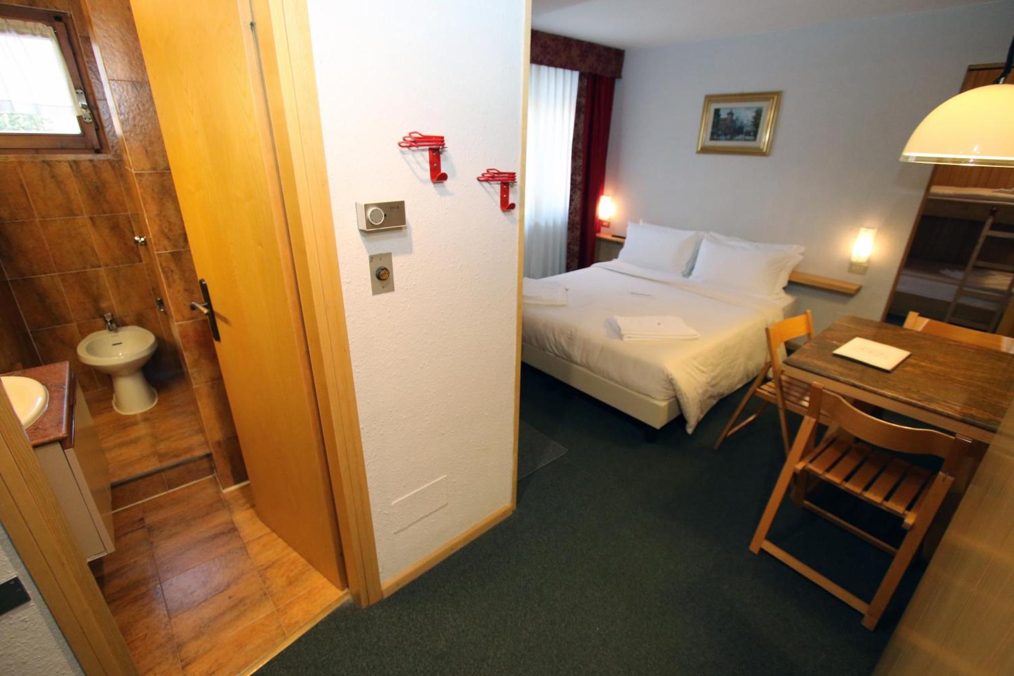 Residence Les Coupoles Champoluc Zimmer foto